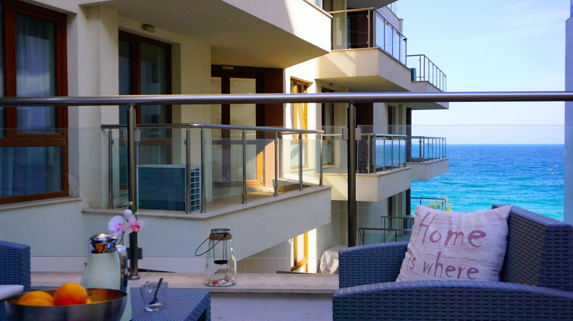 Апартаменти Бяла Клиф На Плажа - Apartments Byala Cliff First Line Buitenkant foto